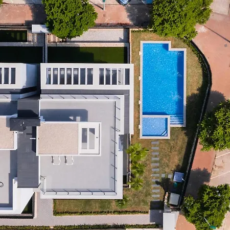 Piso El Sueno: Family App. 200m. From Playa Arenal Apartment